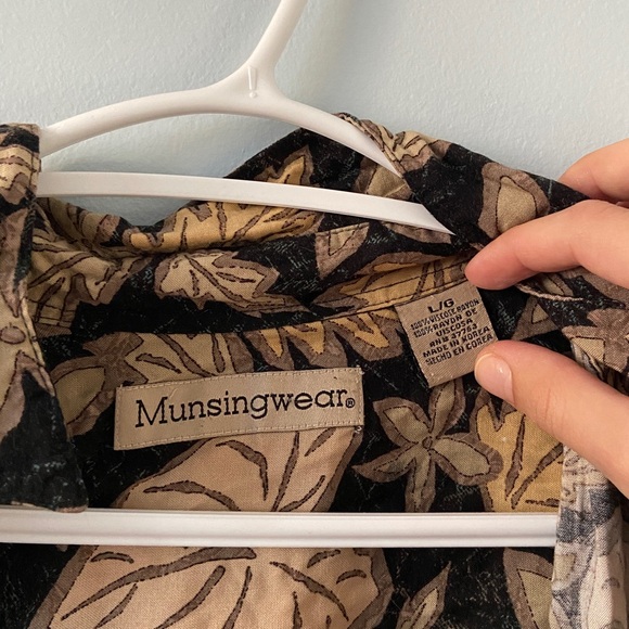 Vintage Munsingwear Hawaiian Top - Picture 2 of 2